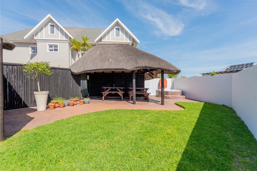 5 Bedroom Property for Sale in Myburgh Park Western Cape